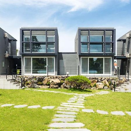Donnaeko Pension Seogwipo Exterior foto
