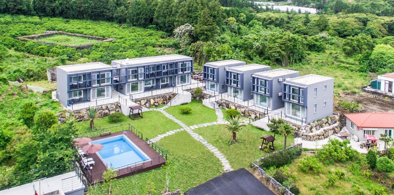 Donnaeko Pension Seogwipo Exterior foto